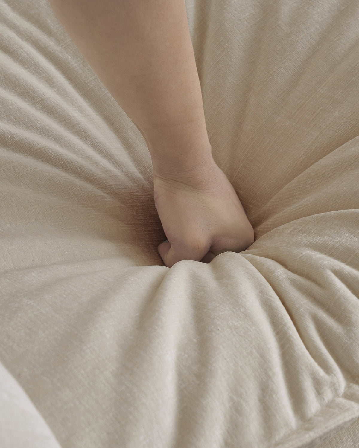 Chenille Modular 4-Seat Sofa in Beige, fabric close-up